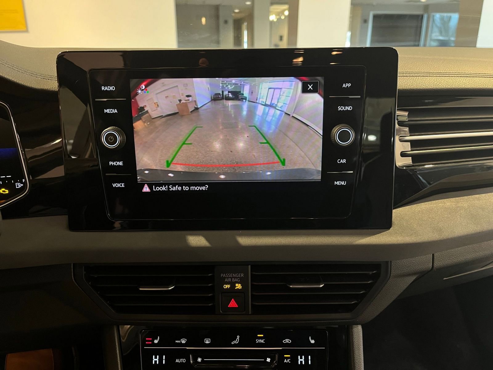 Thumbnail: 2025 Volkswagen Jetta - 17