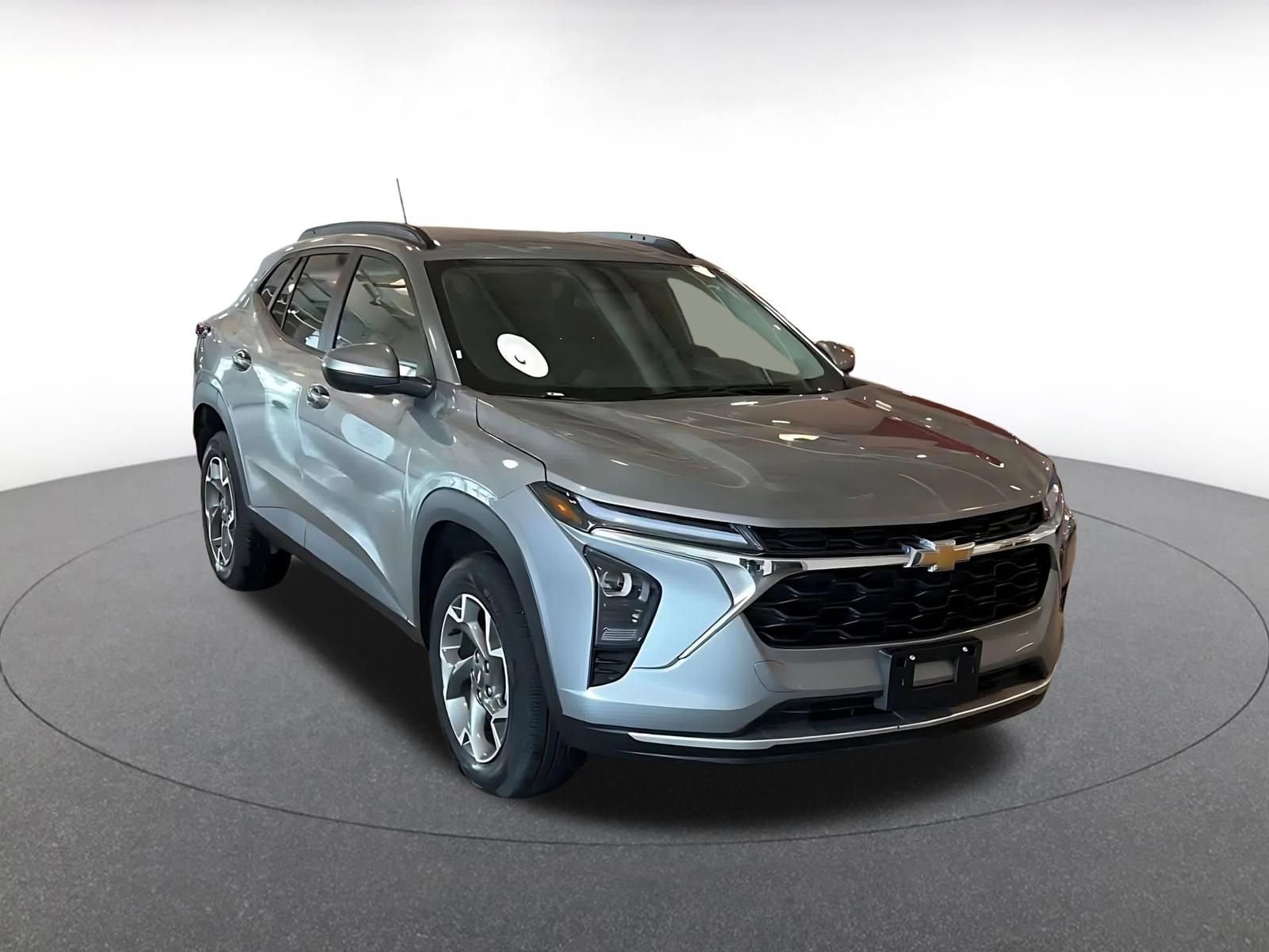 Thumbnail: 2025 Chevrolet Trax - 3