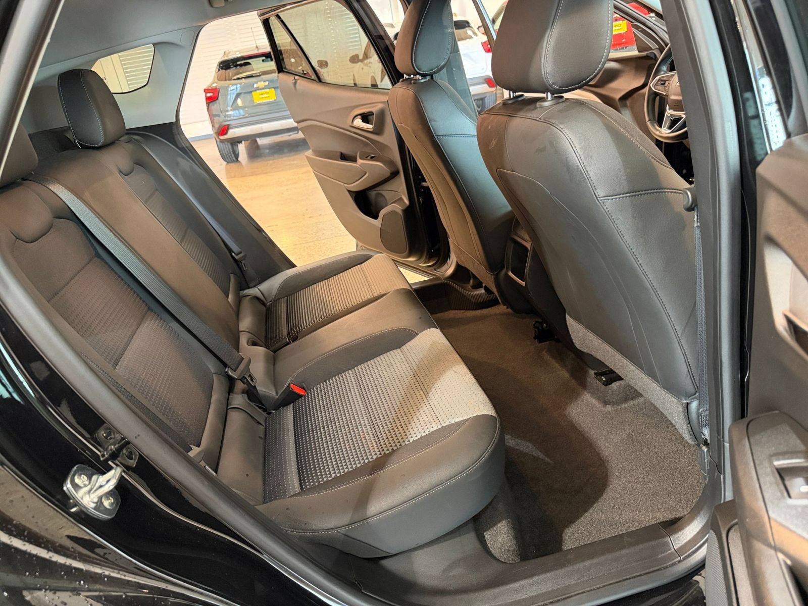 Thumbnail: 2025 Chevrolet Trax - 31