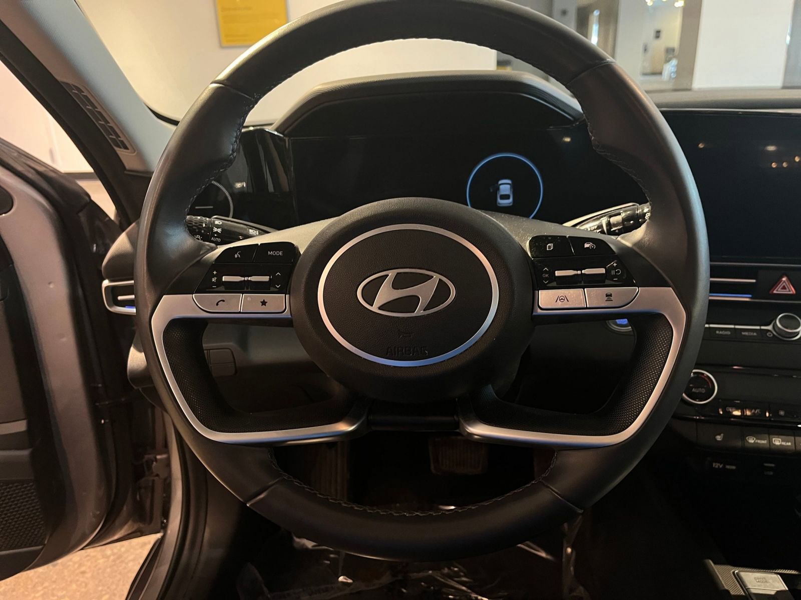 Thumbnail: 2025 Hyundai Elantra - 28