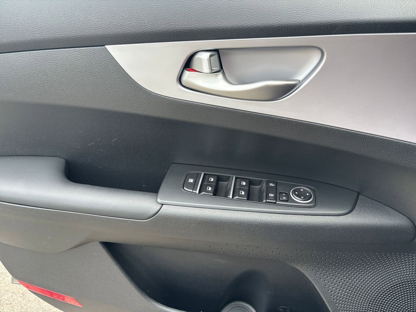 Thumbnail: 2024 Kia Forte - 20