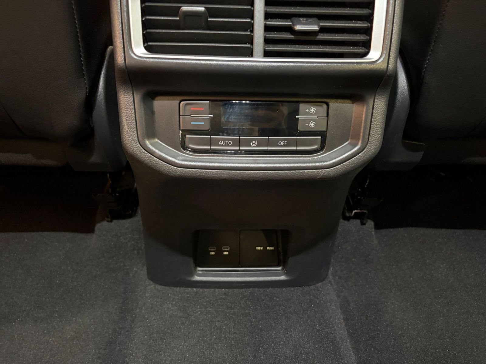 Thumbnail: 2025 Volkswagen Atlas - 24