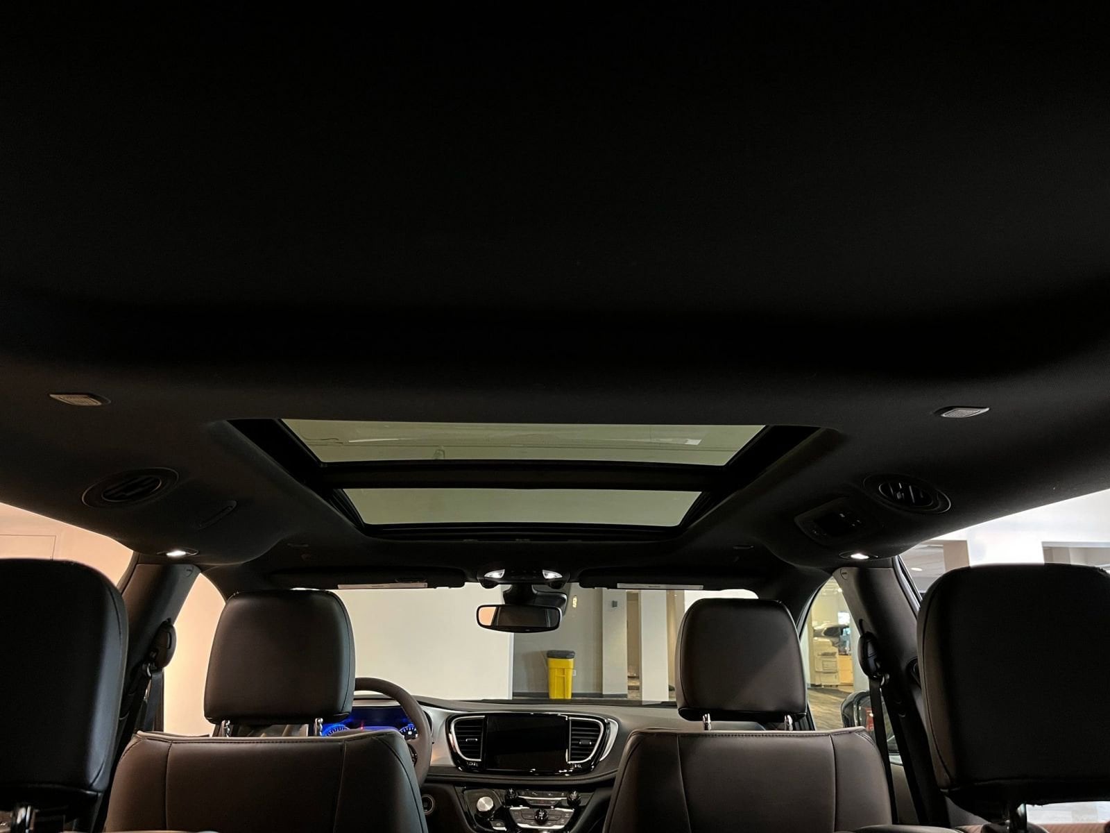 Thumbnail: 2025 Chrysler Pacifica - 31