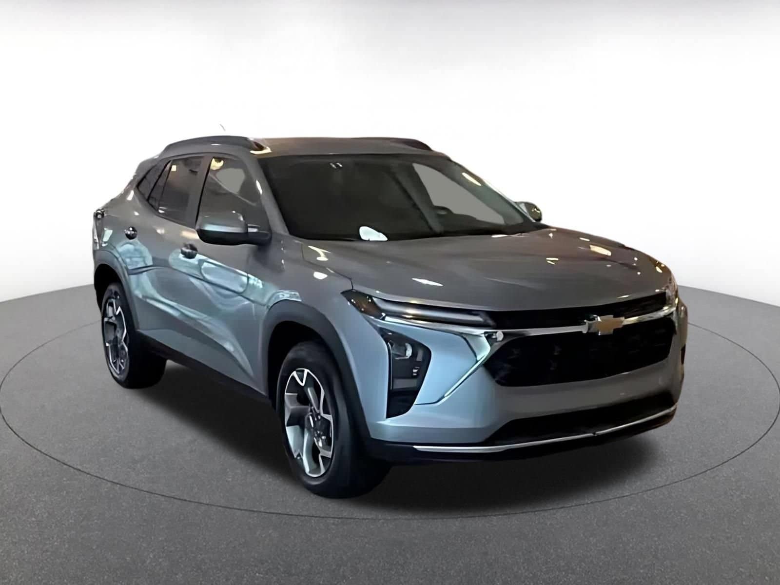 Thumbnail: 2025 Chevrolet Trax - 3