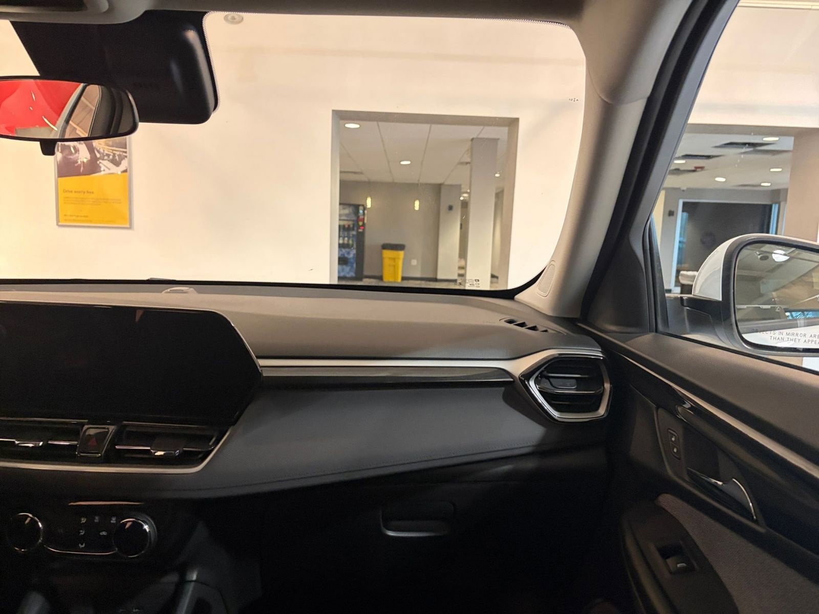 Thumbnail: 2025 Chevrolet TrailBlazer - 33