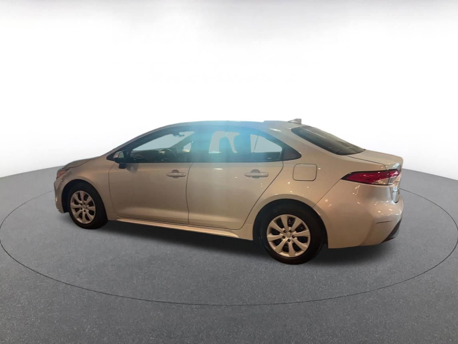 Thumbnail: 2024 Toyota Corolla - 10