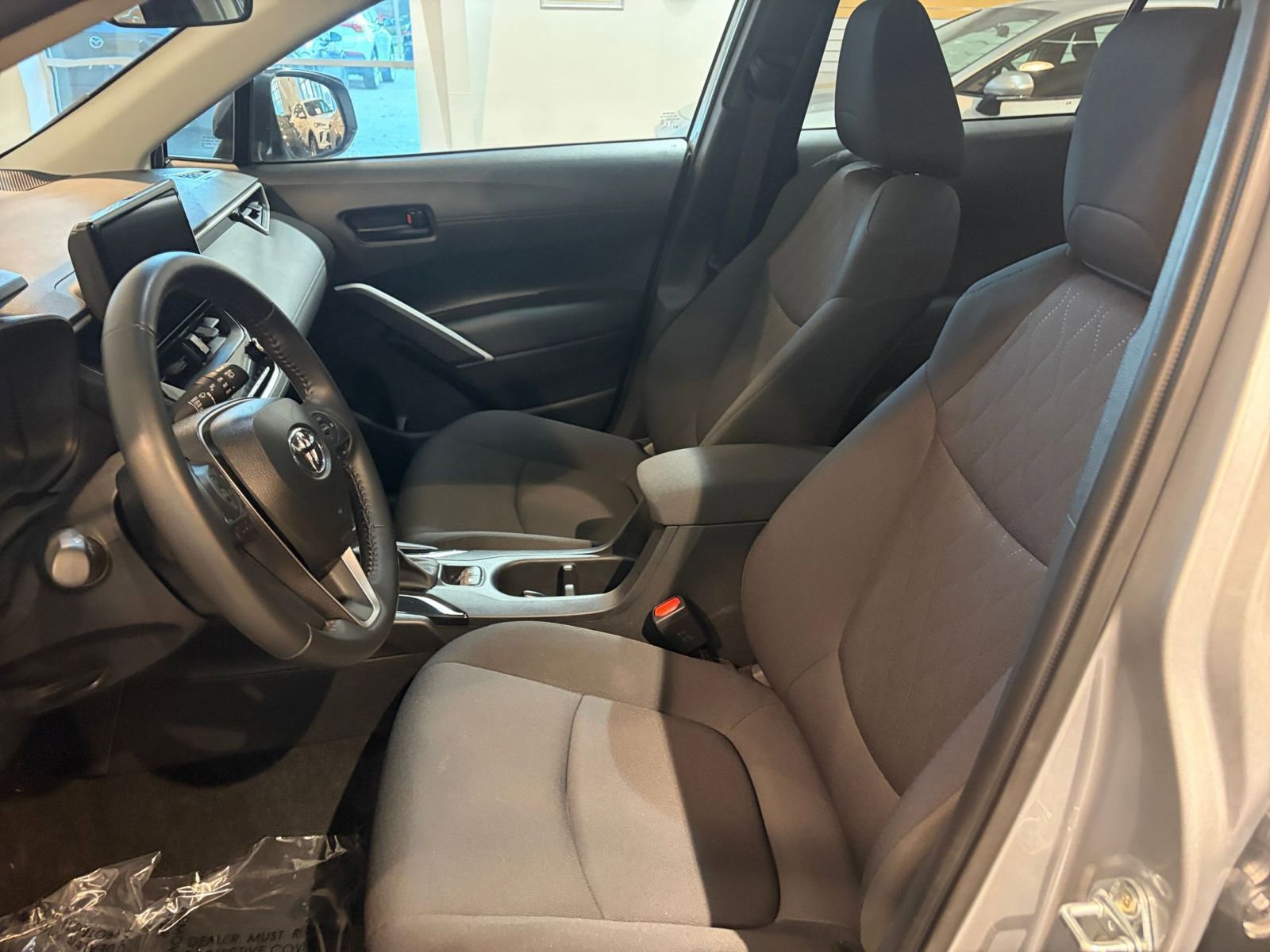 Thumbnail: 2025 Toyota Corolla Cross - 25