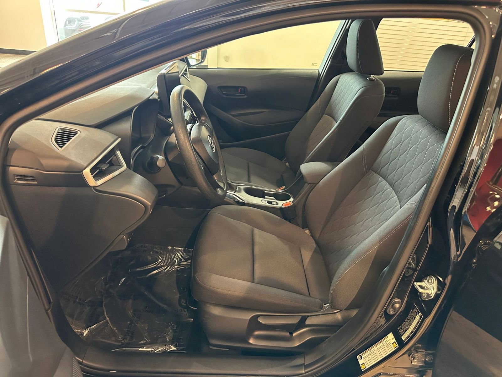 Thumbnail: 2025 Toyota Corolla - 25