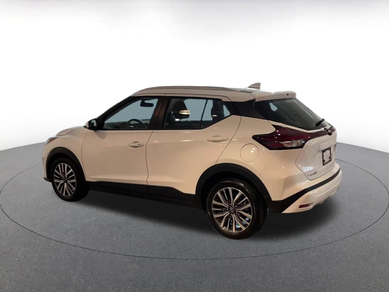 Thumbnail: 2024 Nissan Kicks - 10