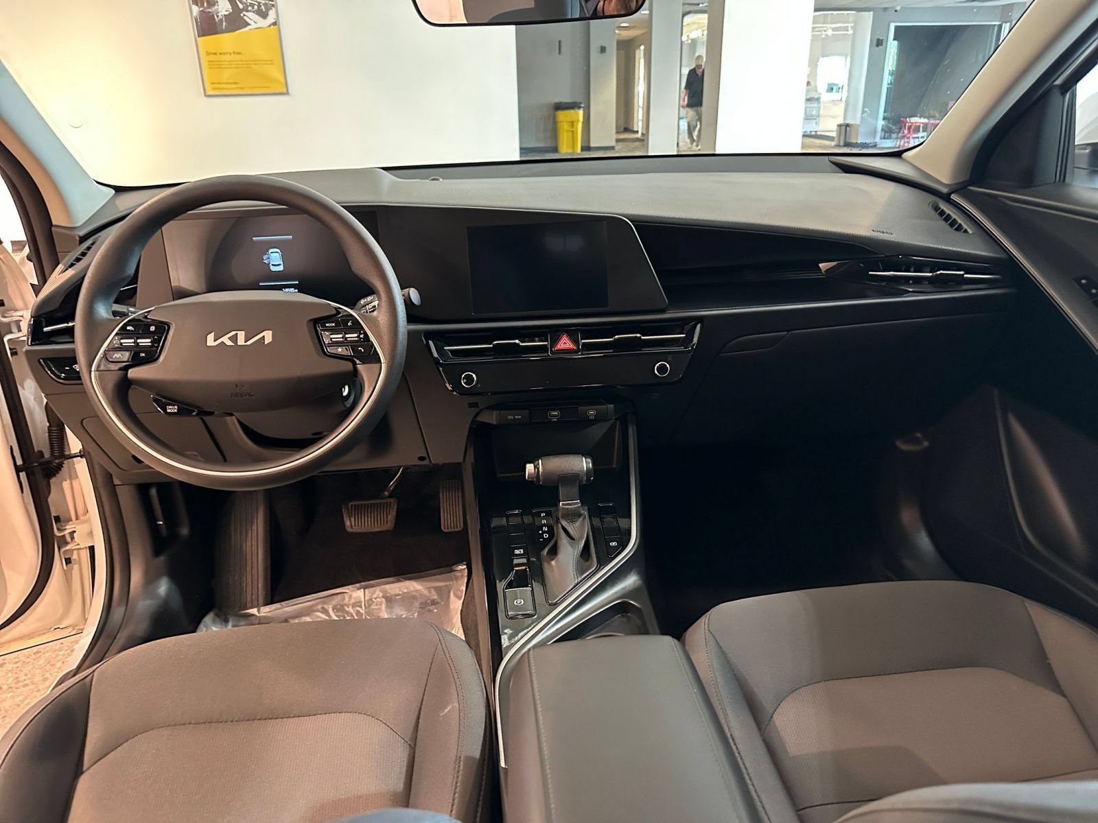 Thumbnail: 2026 Kia Niro - 32