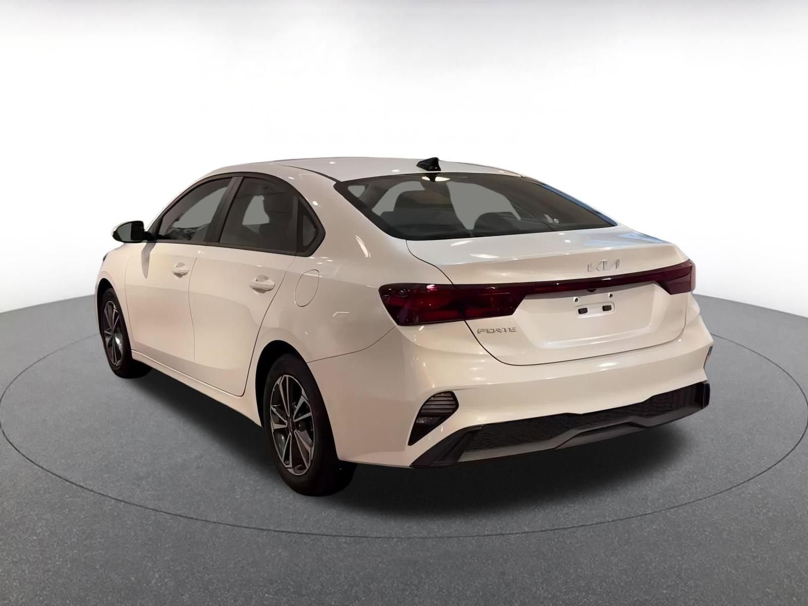 Thumbnail: 2024 Kia Forte - 11