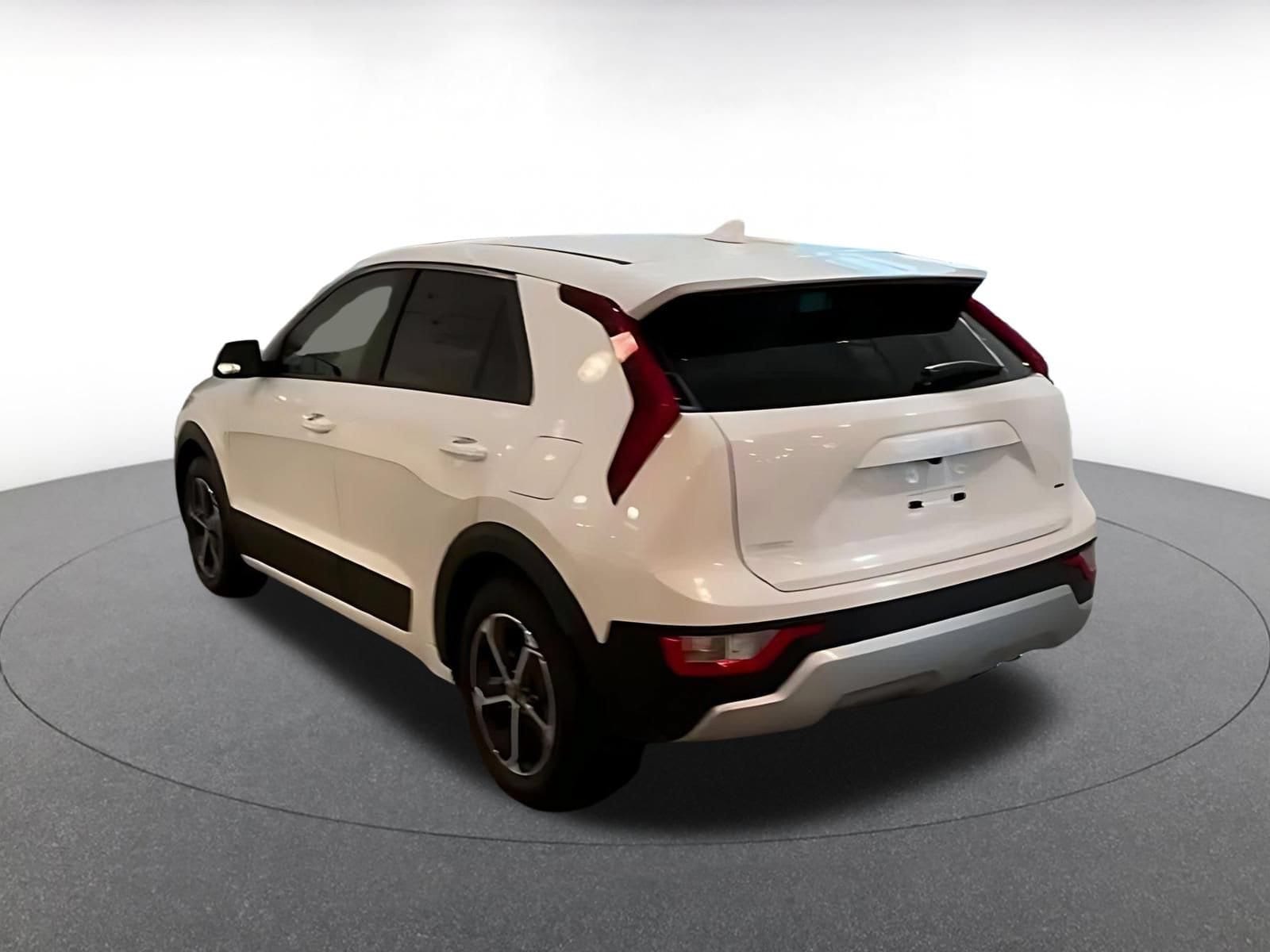 Thumbnail: 2026 Kia Niro - 10