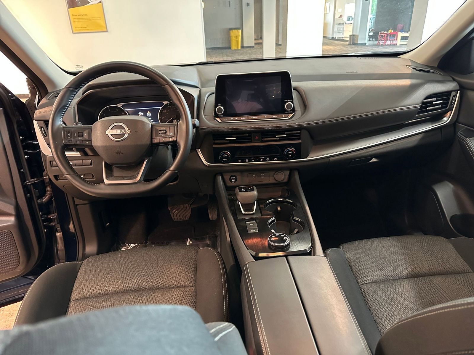 Thumbnail: 2025 Nissan Rogue - 34