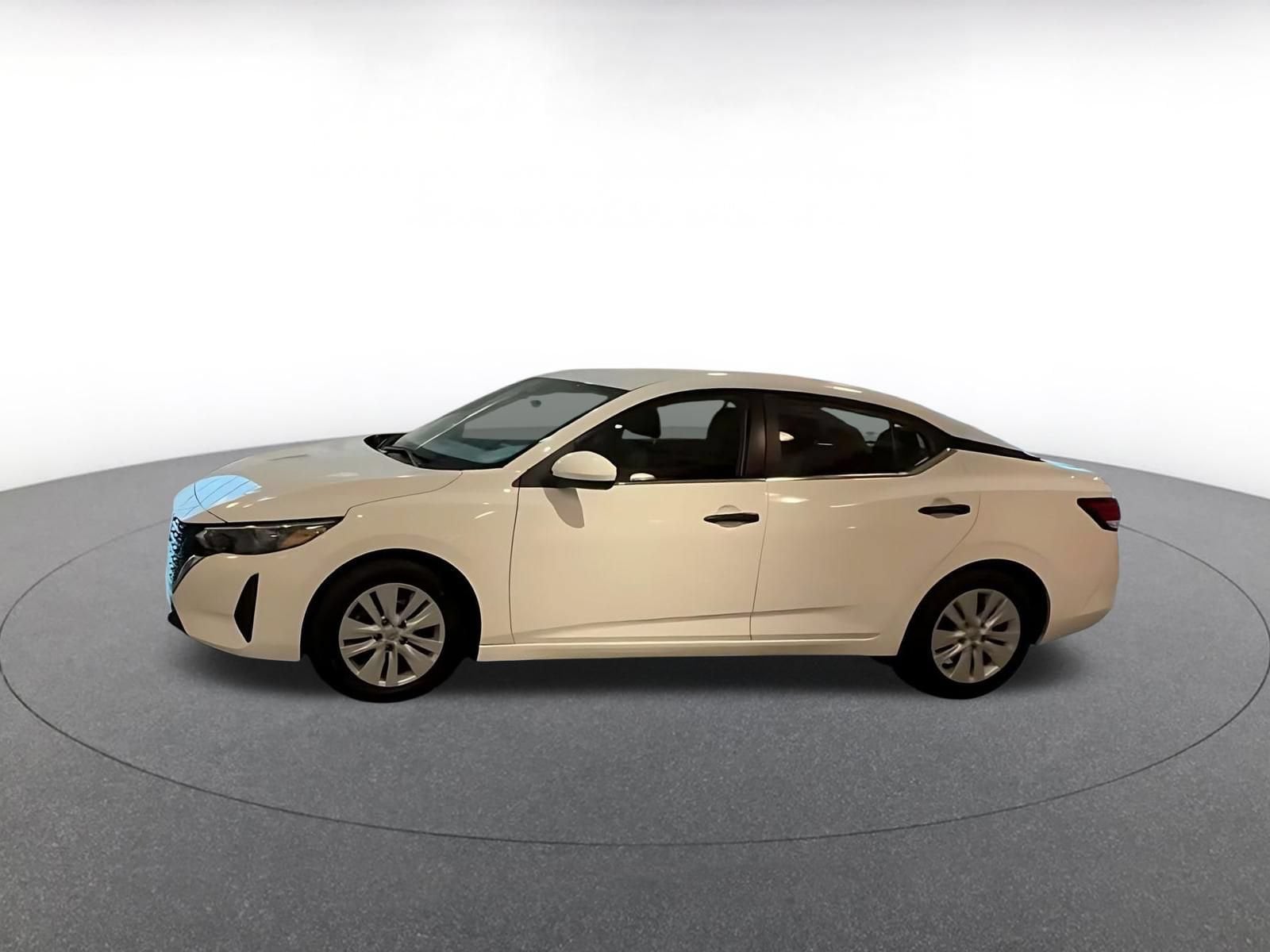 Thumbnail: 2025 Nissan Sentra - 10