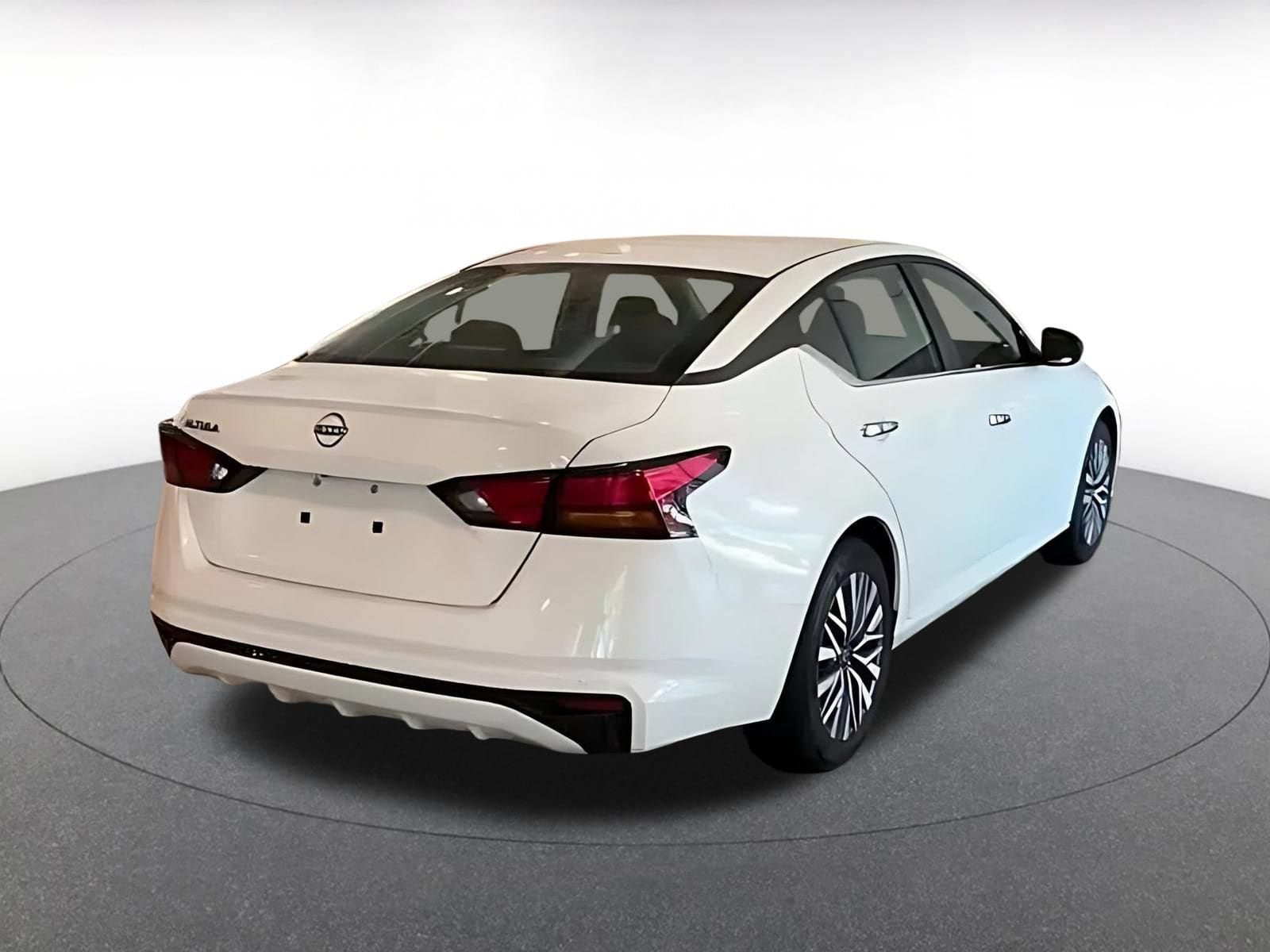 Thumbnail: 2025 Nissan Altima - 5