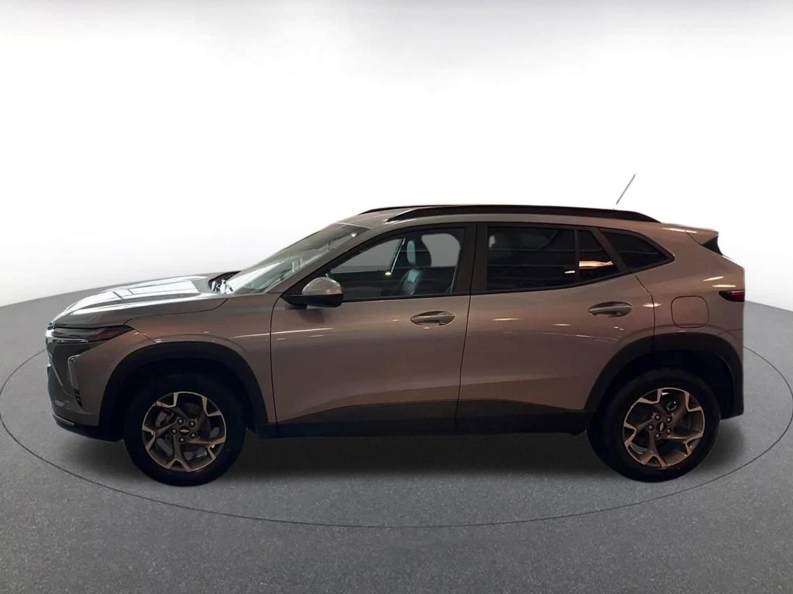 Thumbnail: 2025 Chevrolet Trax - 9