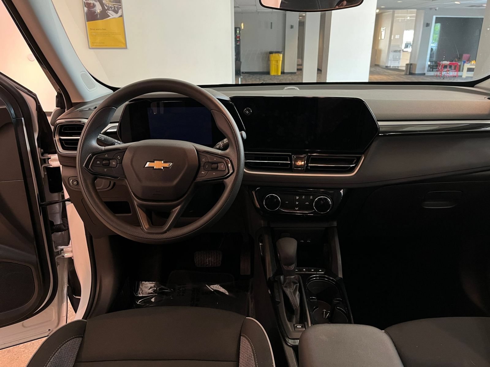 Thumbnail: 2025 Chevrolet TrailBlazer - 33