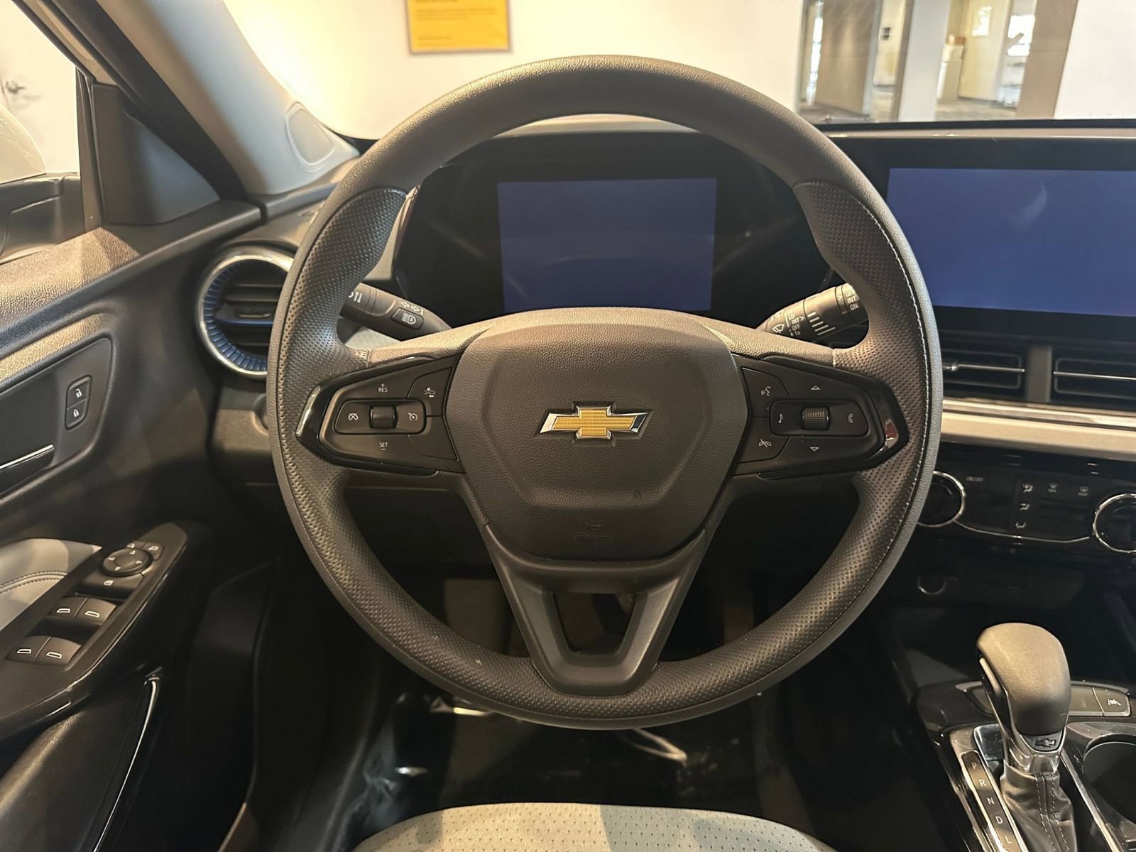 Thumbnail: 2025 Chevrolet Trax - 28