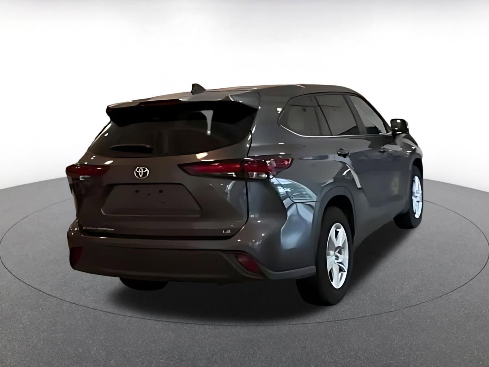 Thumbnail: 2025 Toyota Highlander - 16
