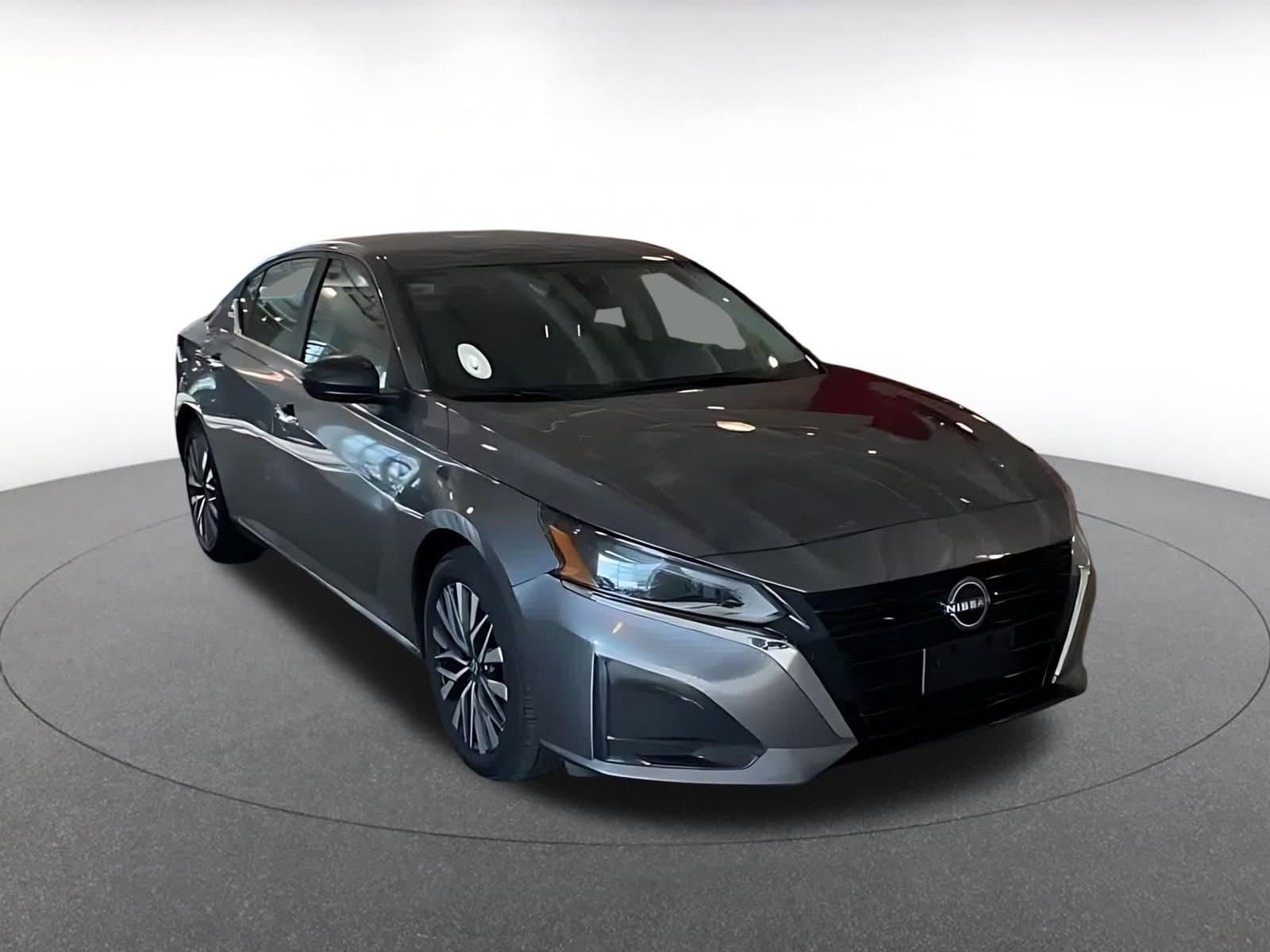 Thumbnail: 2025 Nissan Altima - 3