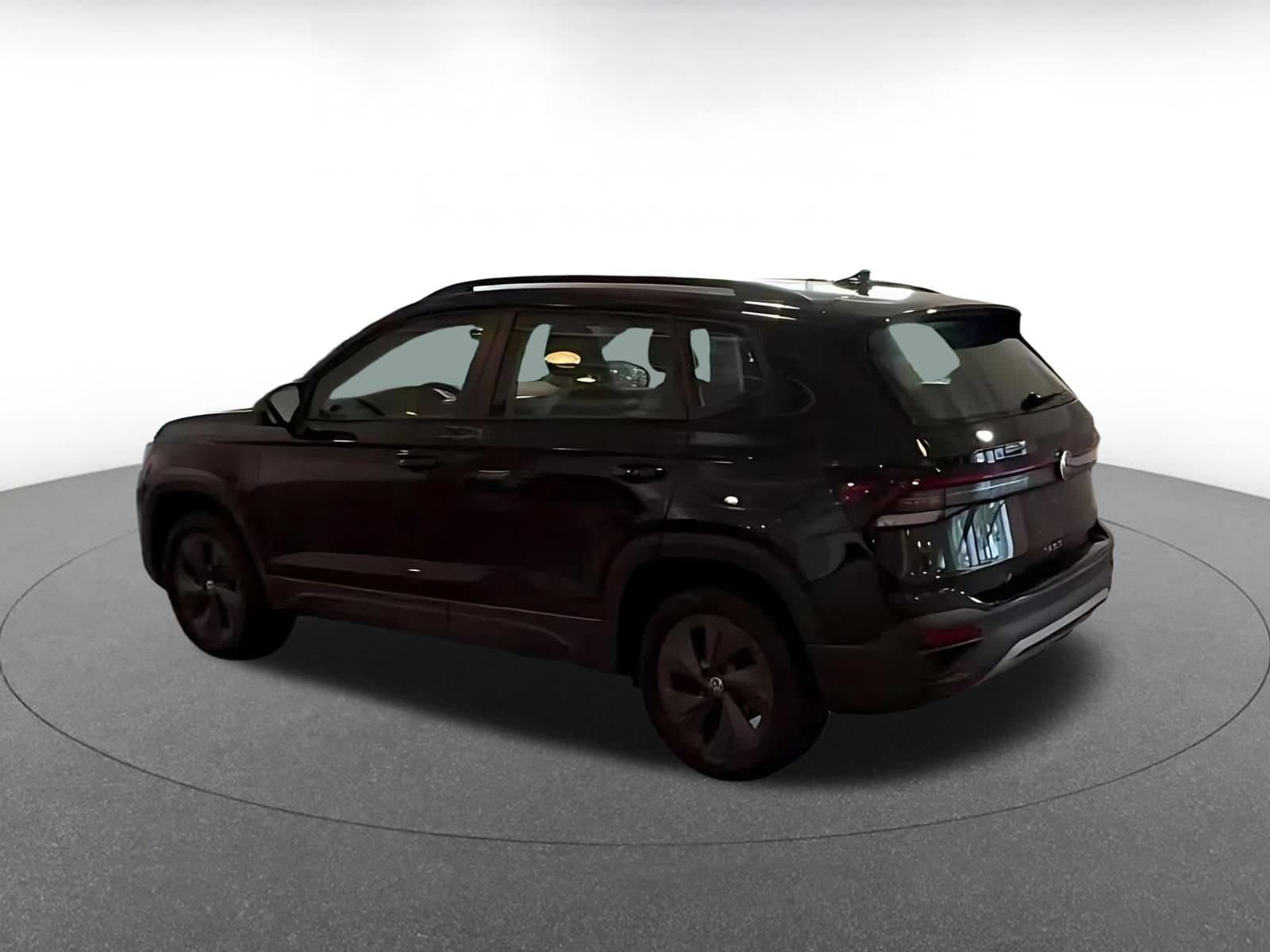 Thumbnail: 2026 Volkswagen Taos - 8
