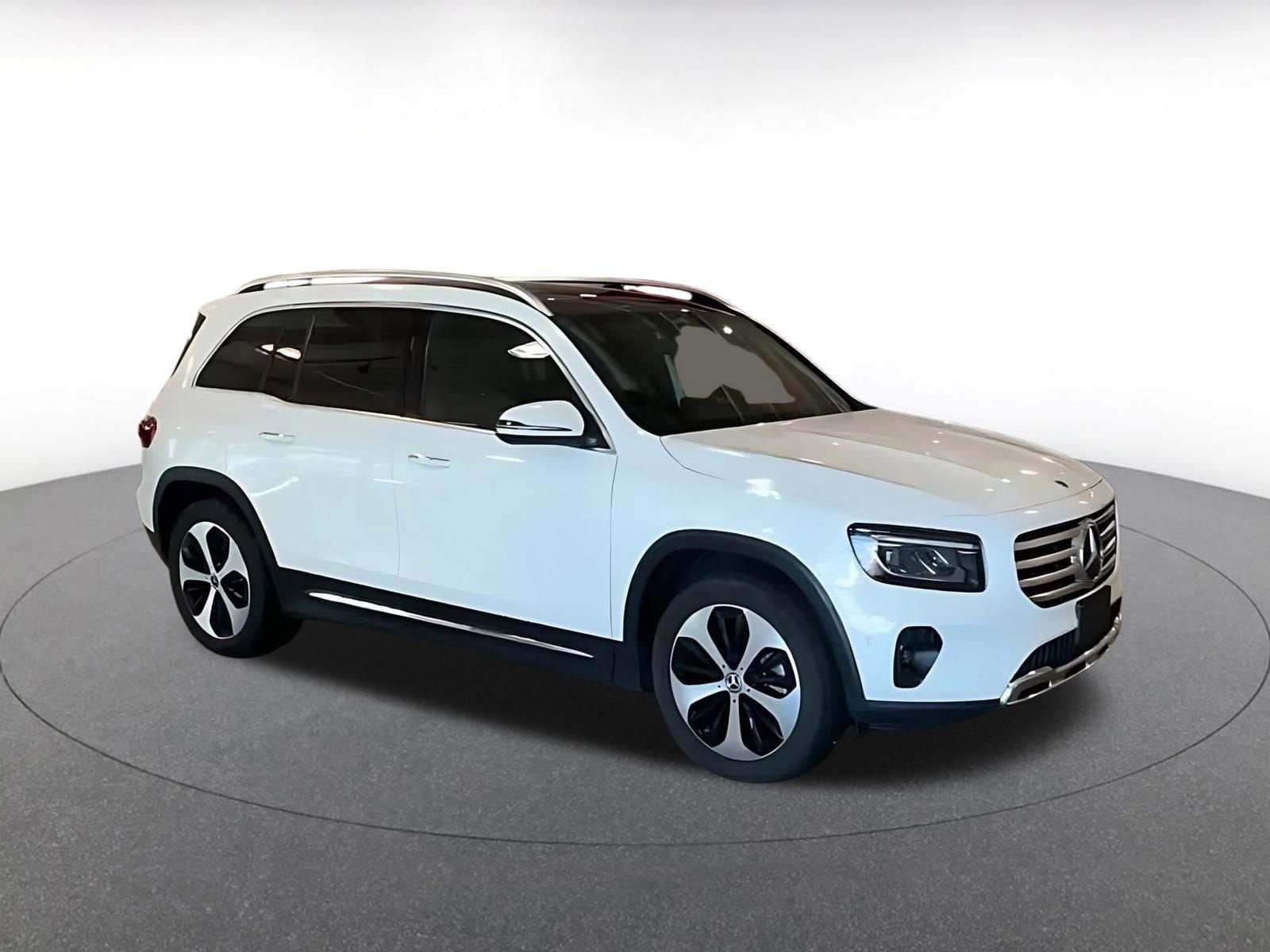 Thumbnail: 2025 Mercedes-Benz GLB - 2