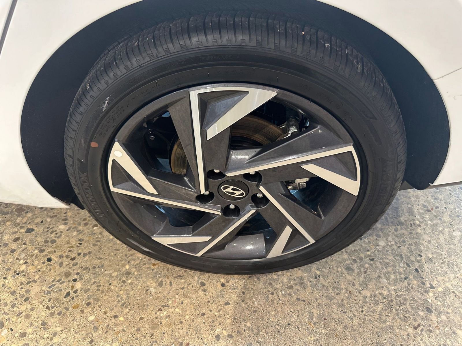 Thumbnail: 2025 Hyundai Elantra - 30