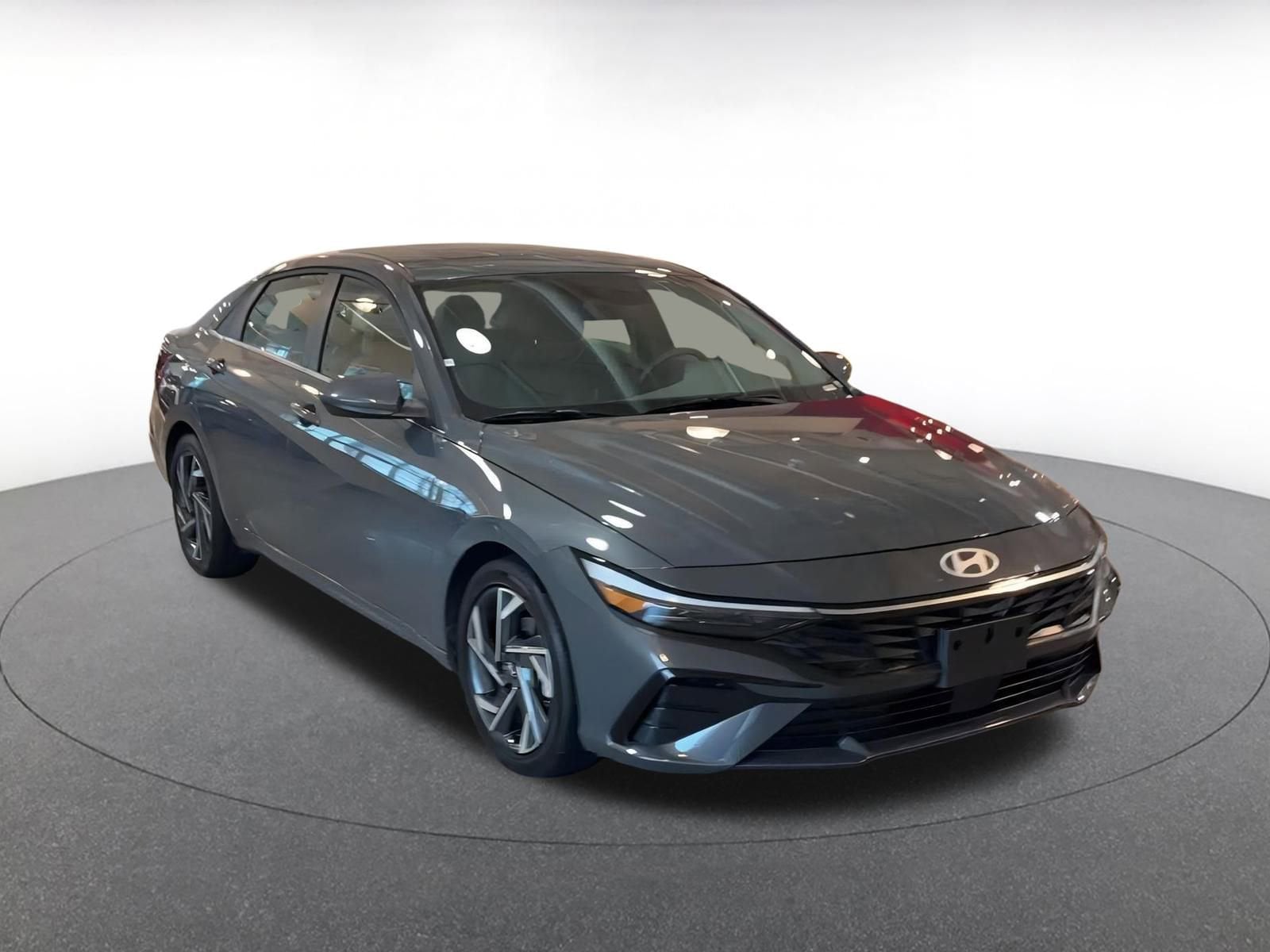 Thumbnail: 2025 Hyundai Elantra - 3