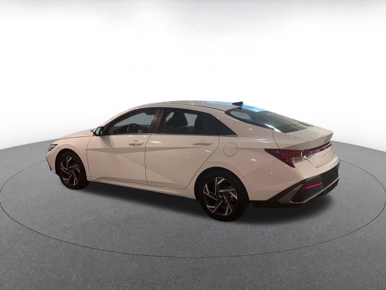 Thumbnail: 2025 Hyundai Elantra - 10