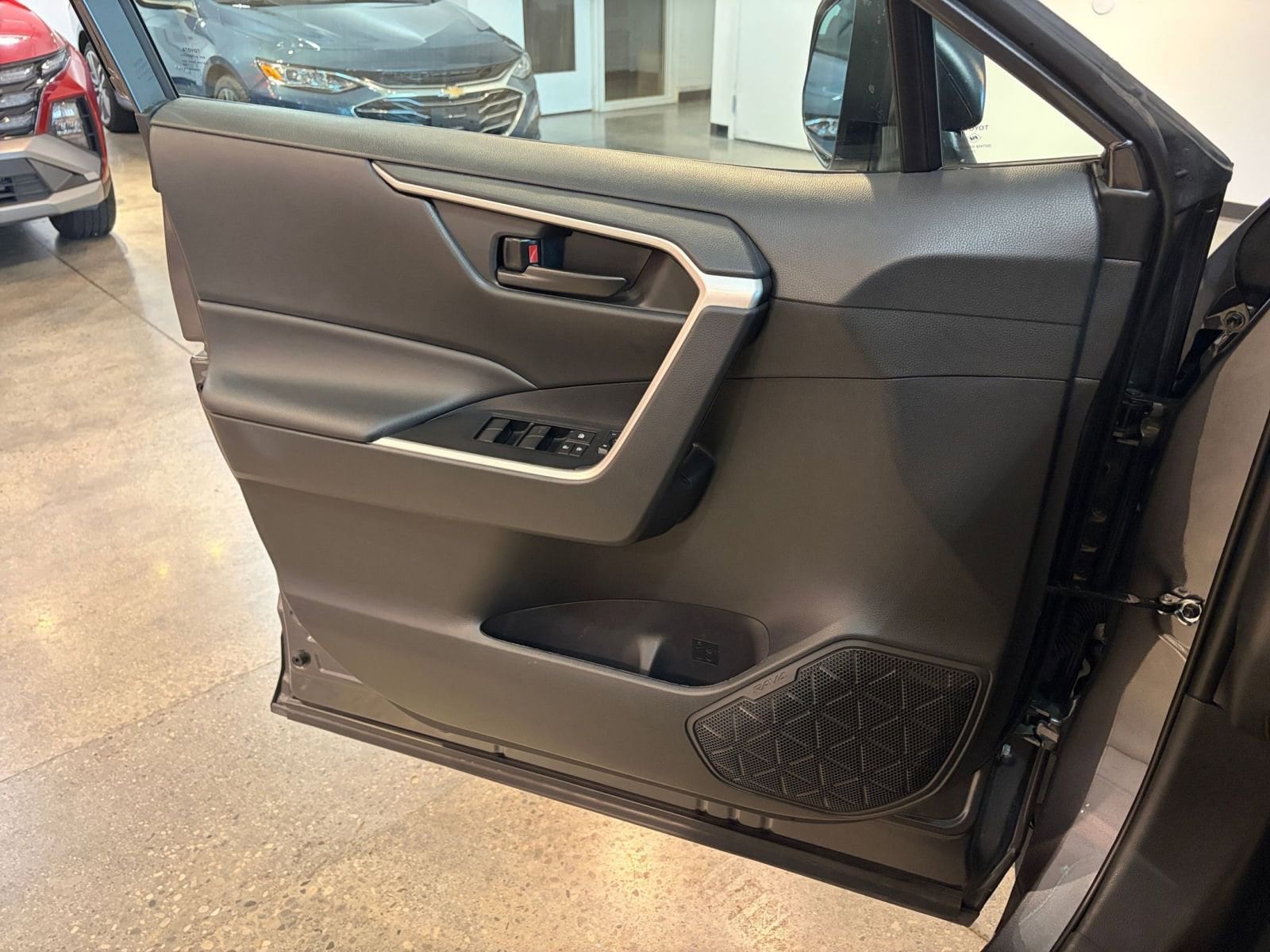 Thumbnail: 2025 Toyota RAV4 - 20