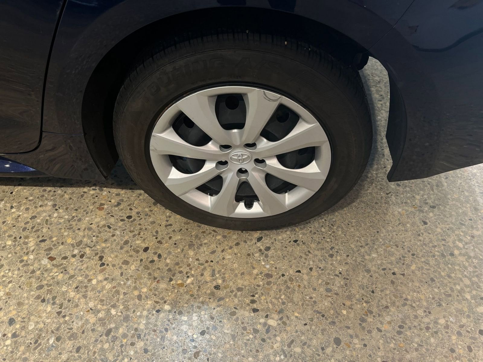 Thumbnail: 2025 Toyota Corolla - 30