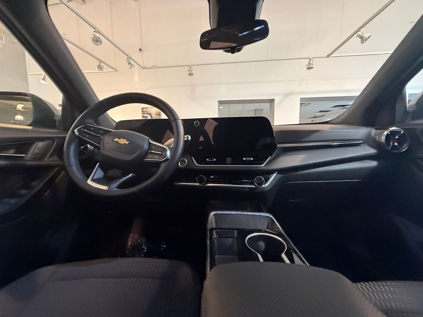 Thumbnail: 2025 Chevrolet Equinox - 32