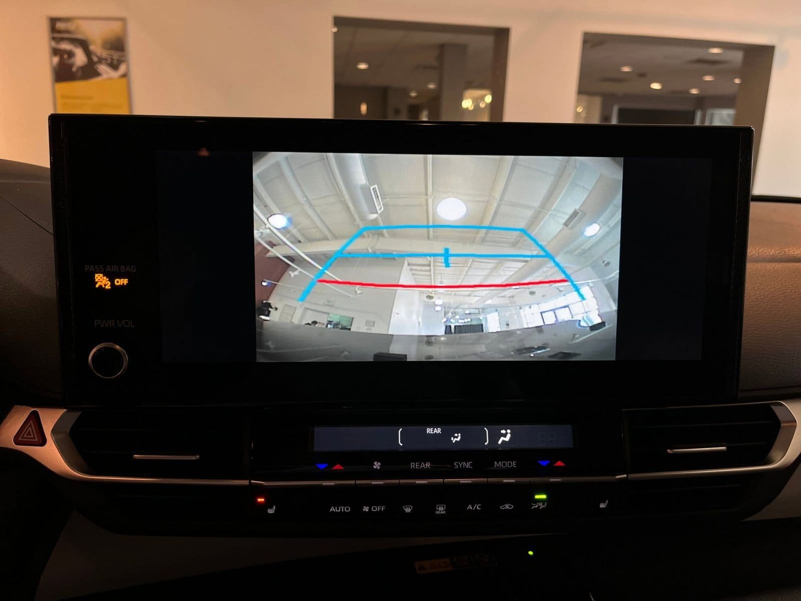 Thumbnail: 2025 Toyota Sienna - 25