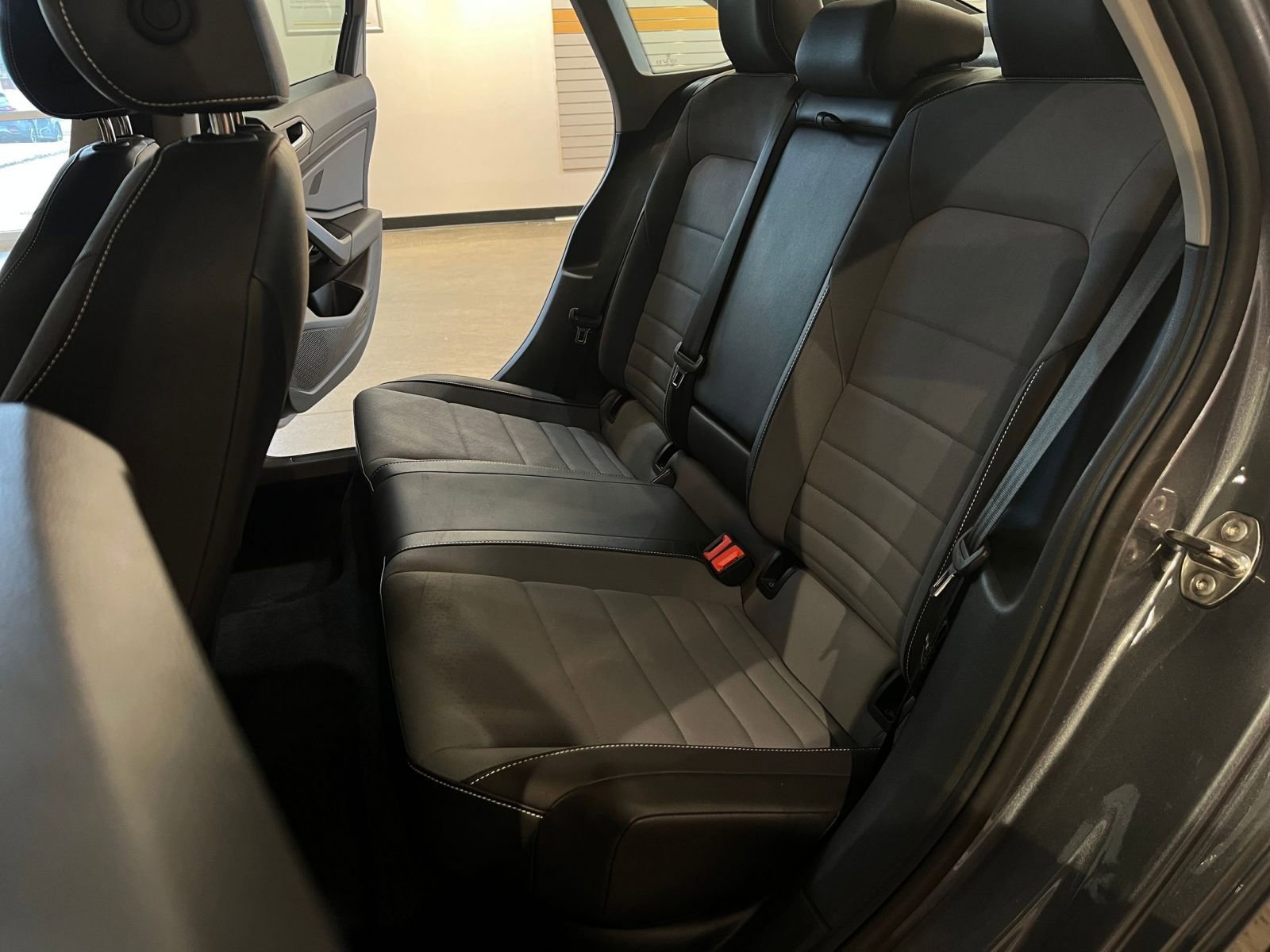 Thumbnail: 2025 Volkswagen Jetta - 24