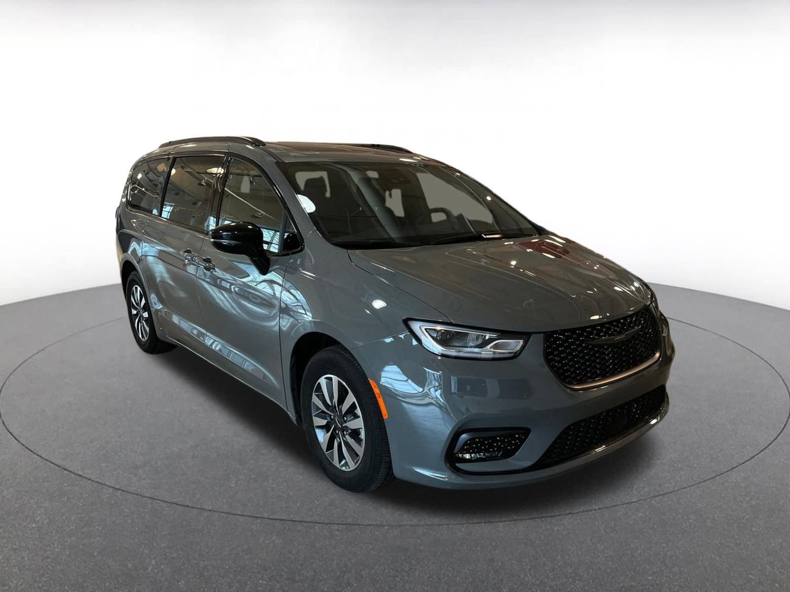 Thumbnail: 2025 Chrysler Pacifica - 1