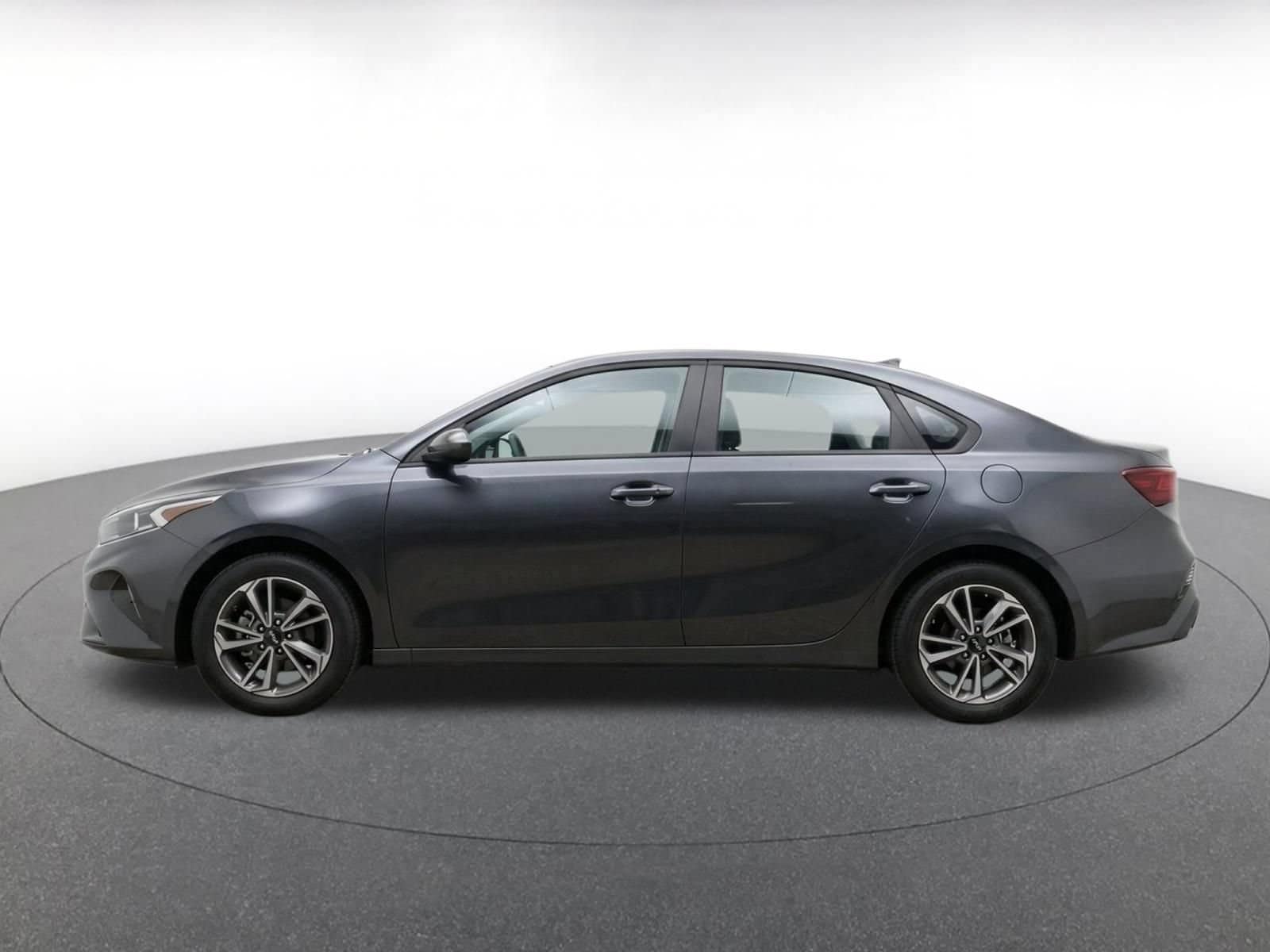 Thumbnail: 2024 Kia Forte - 4
