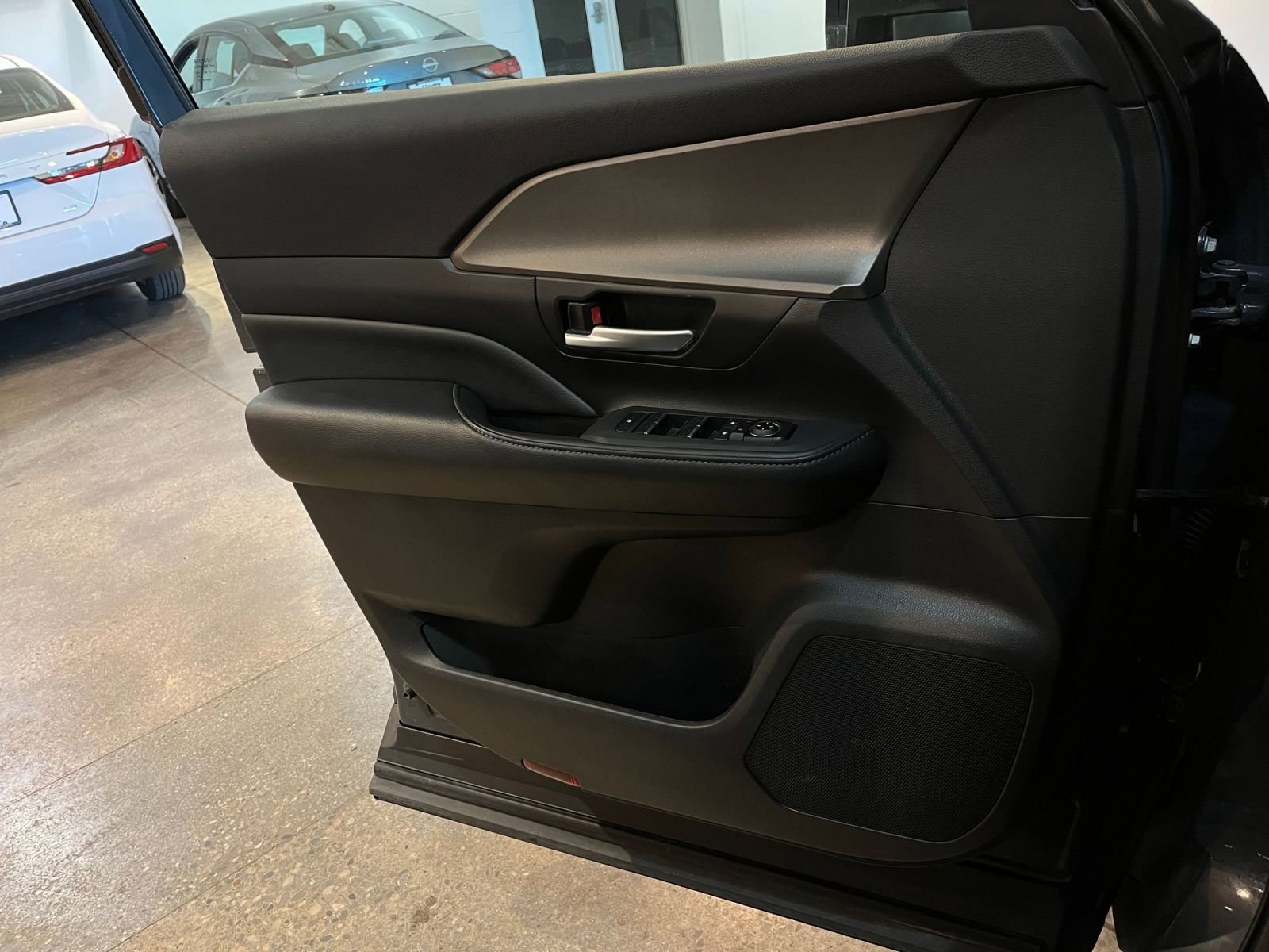 Thumbnail: 2025 Toyota Grand Highlander - 18