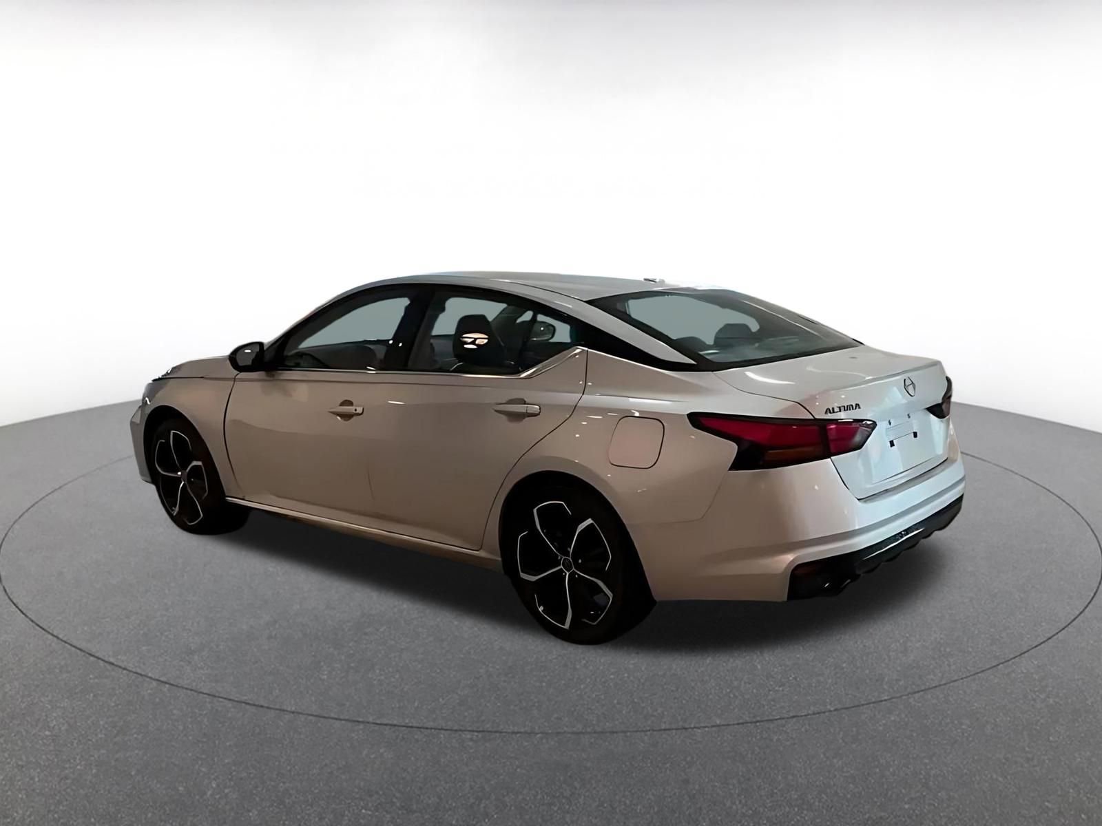 Thumbnail: 2025 Nissan Altima - 9