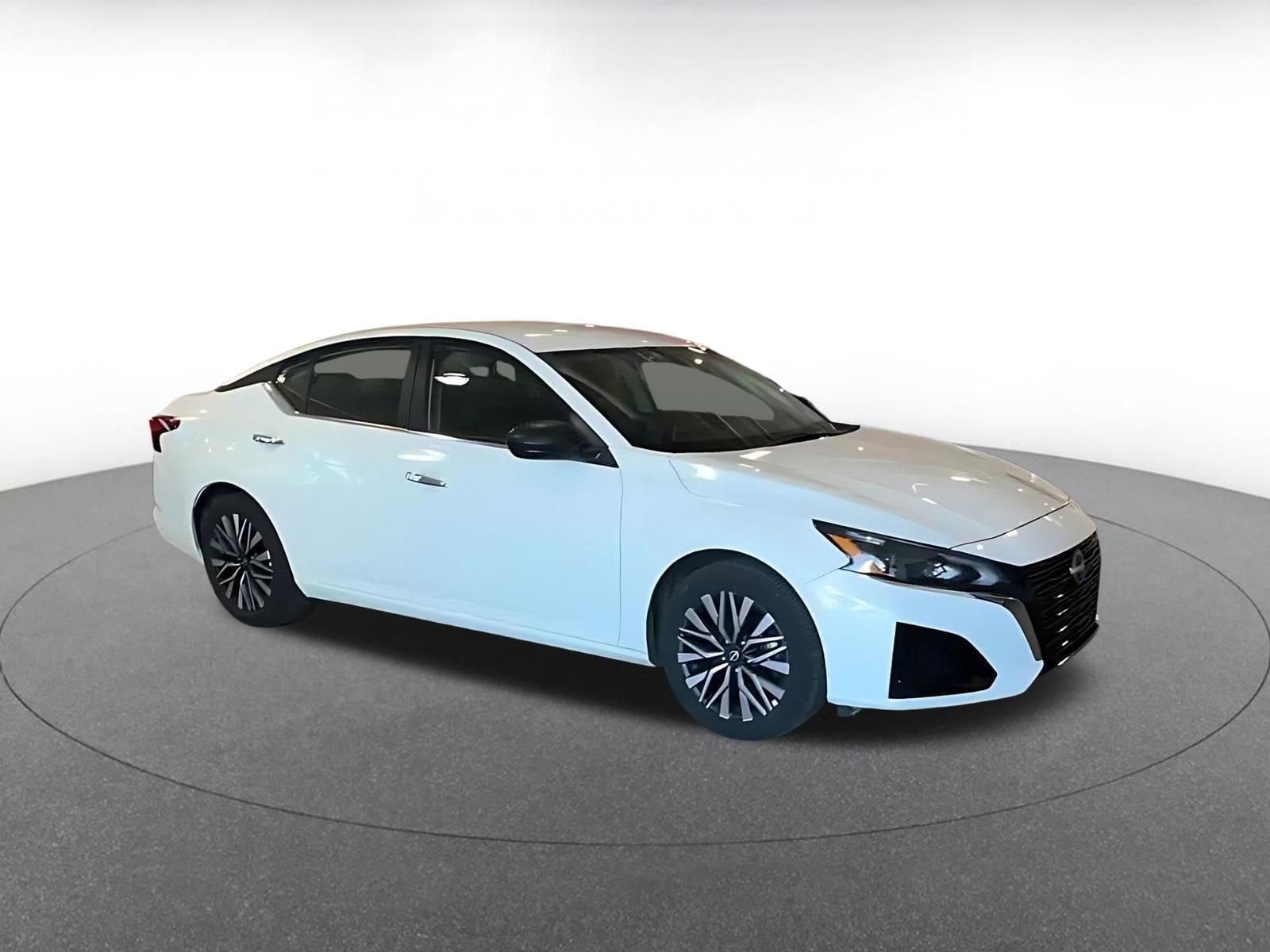 Thumbnail: 2025 Nissan Altima - 2