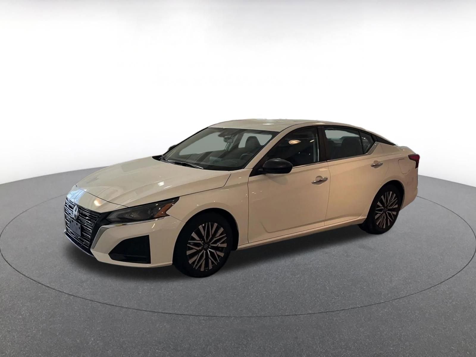 Thumbnail: 2025 Nissan Altima - 8