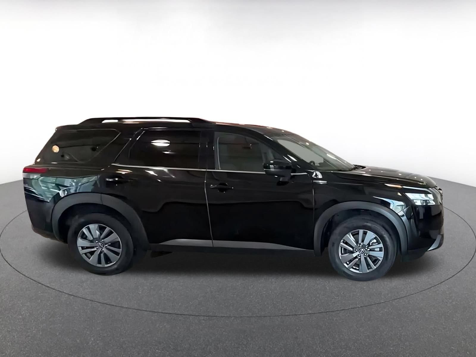 Thumbnail: 2025 Nissan Pathfinder - 16