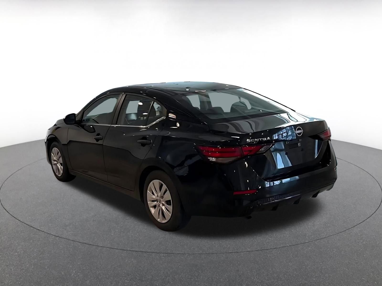 Thumbnail: 2025 Nissan Sentra - 11