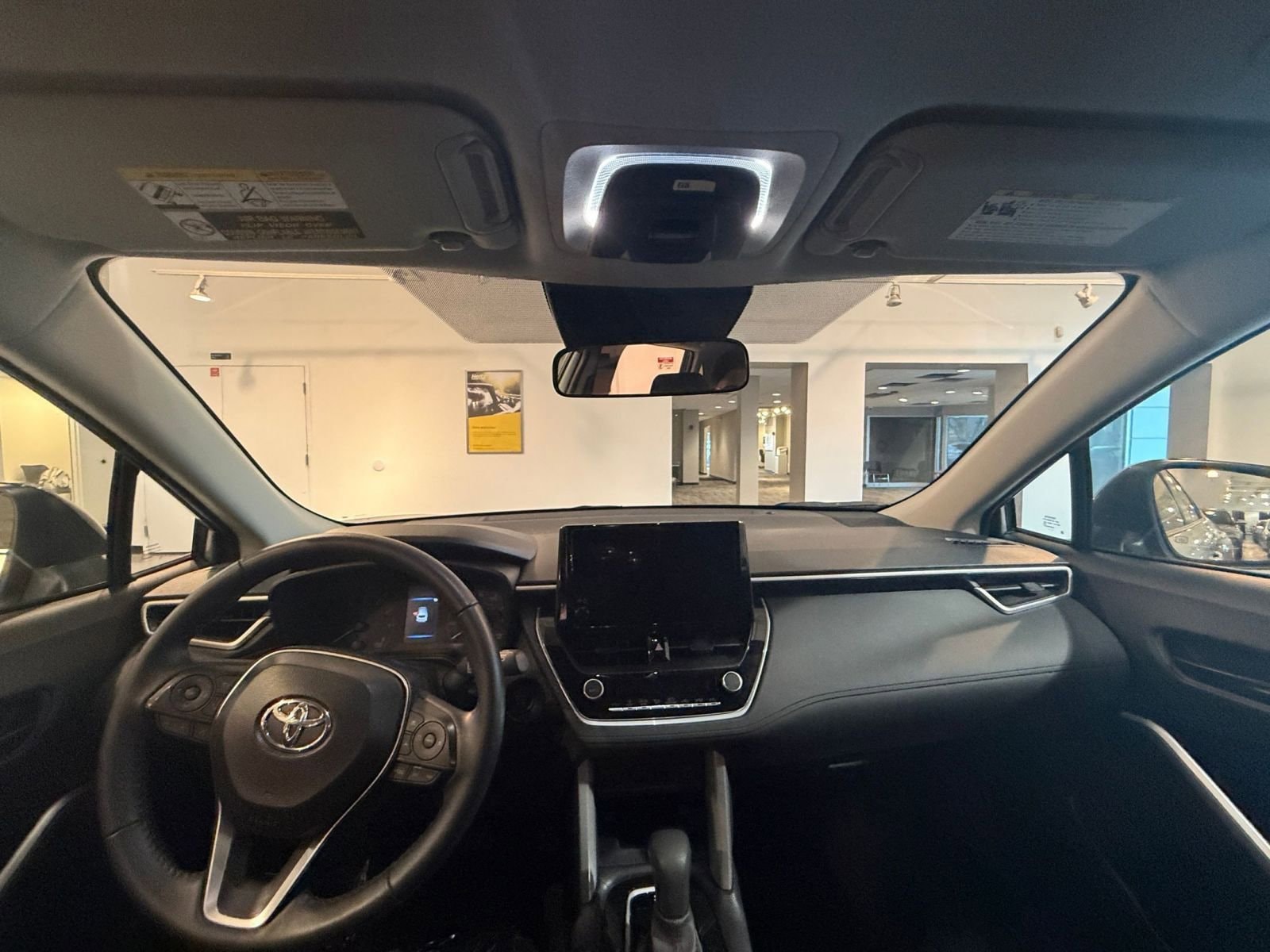 Thumbnail: 2025 Toyota Corolla Cross - 32