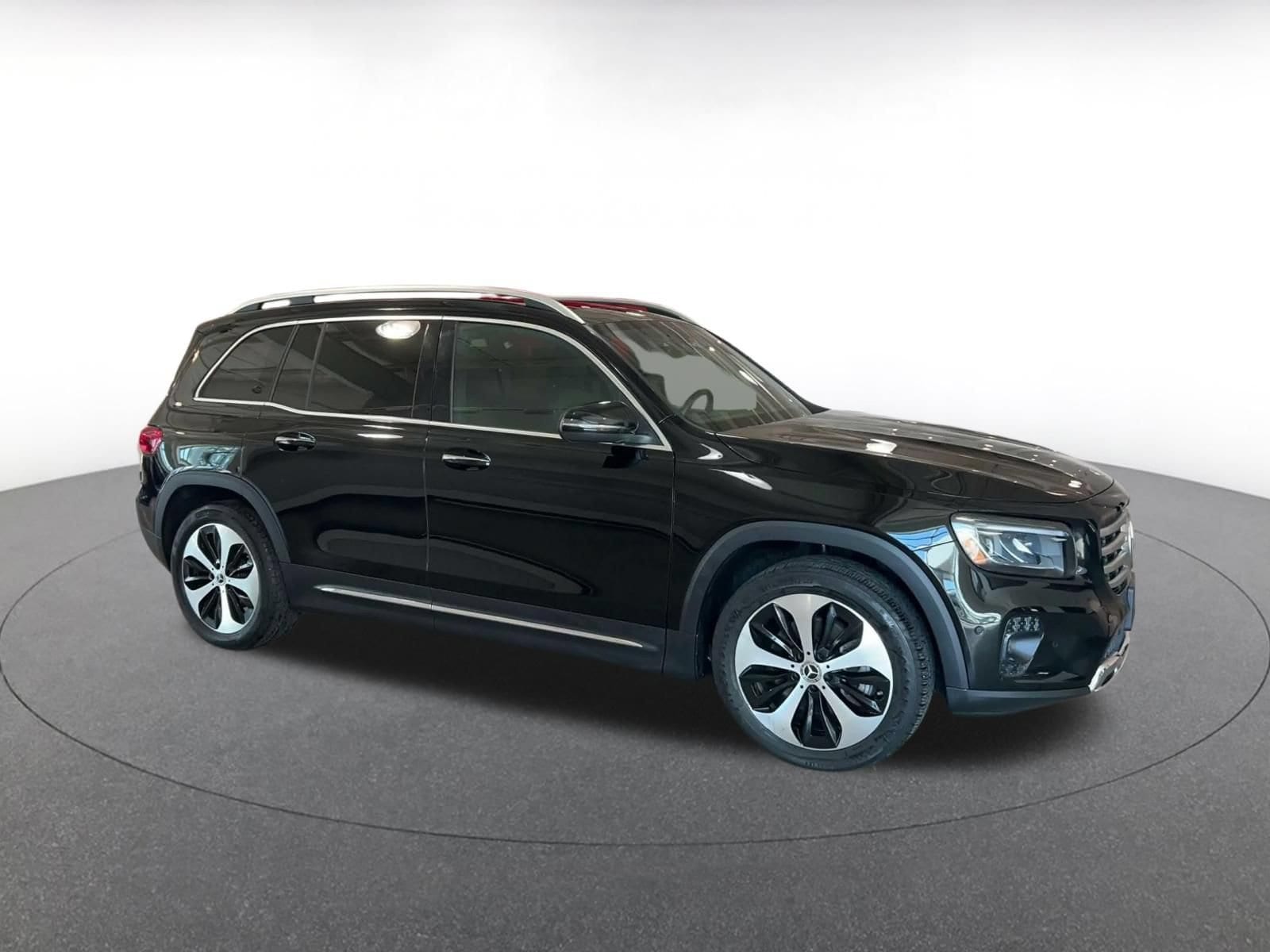 Thumbnail: 2025 Mercedes-Benz GLB - 2