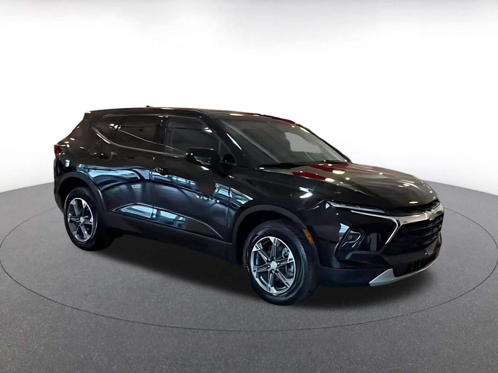Thumbnail: 2025 Chevrolet Blazer - 2