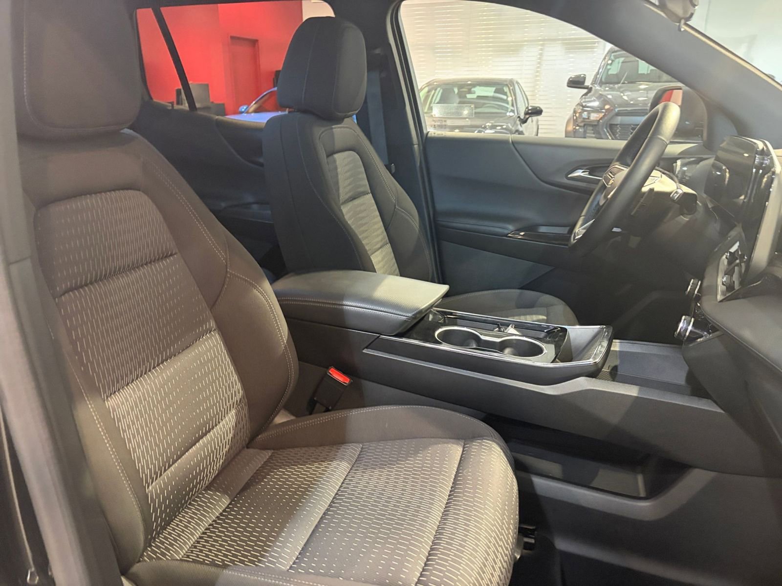 Thumbnail: 2025 Chevrolet Equinox - 35