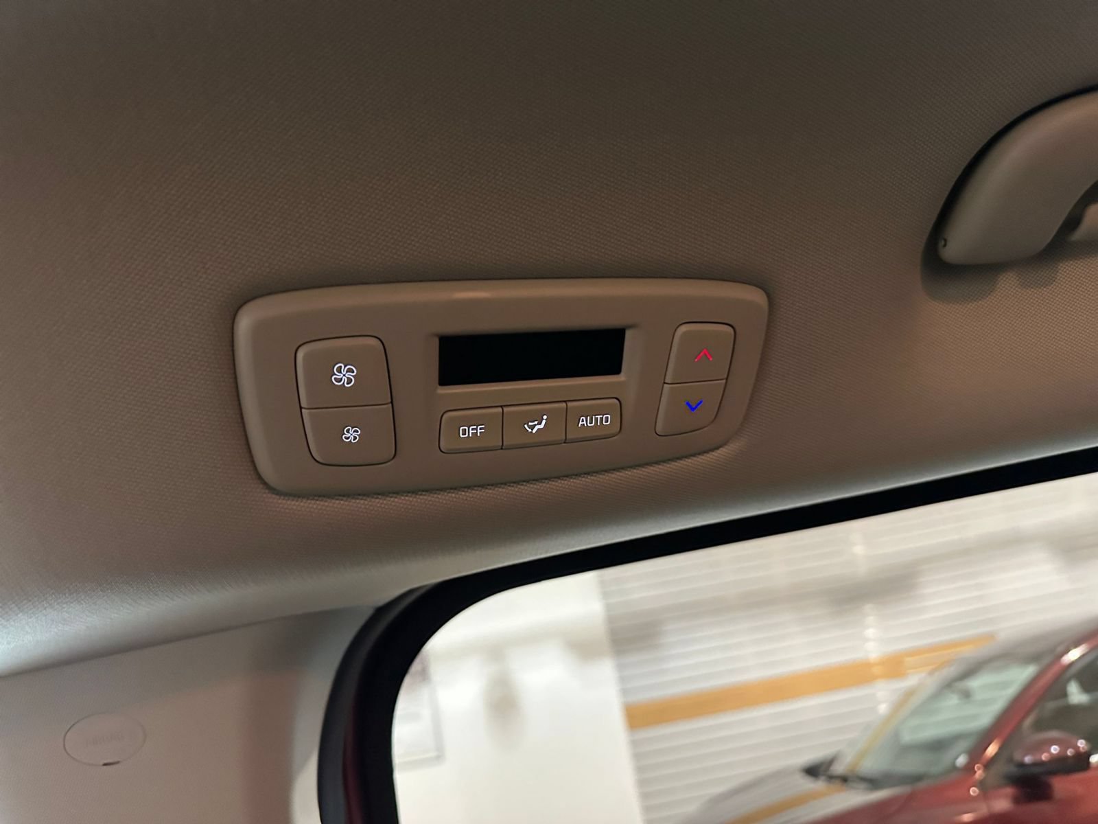 Thumbnail: 2026 Kia Carnival - 24