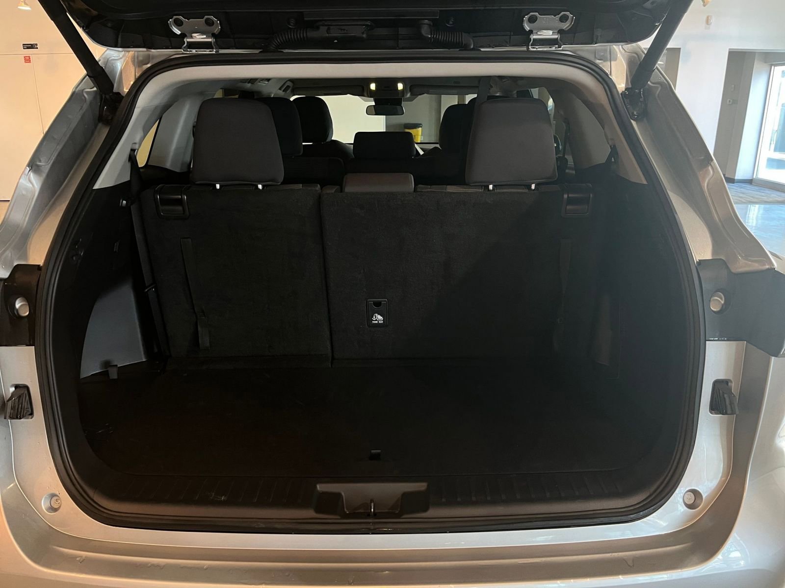 Thumbnail: 2025 Toyota Highlander - 33