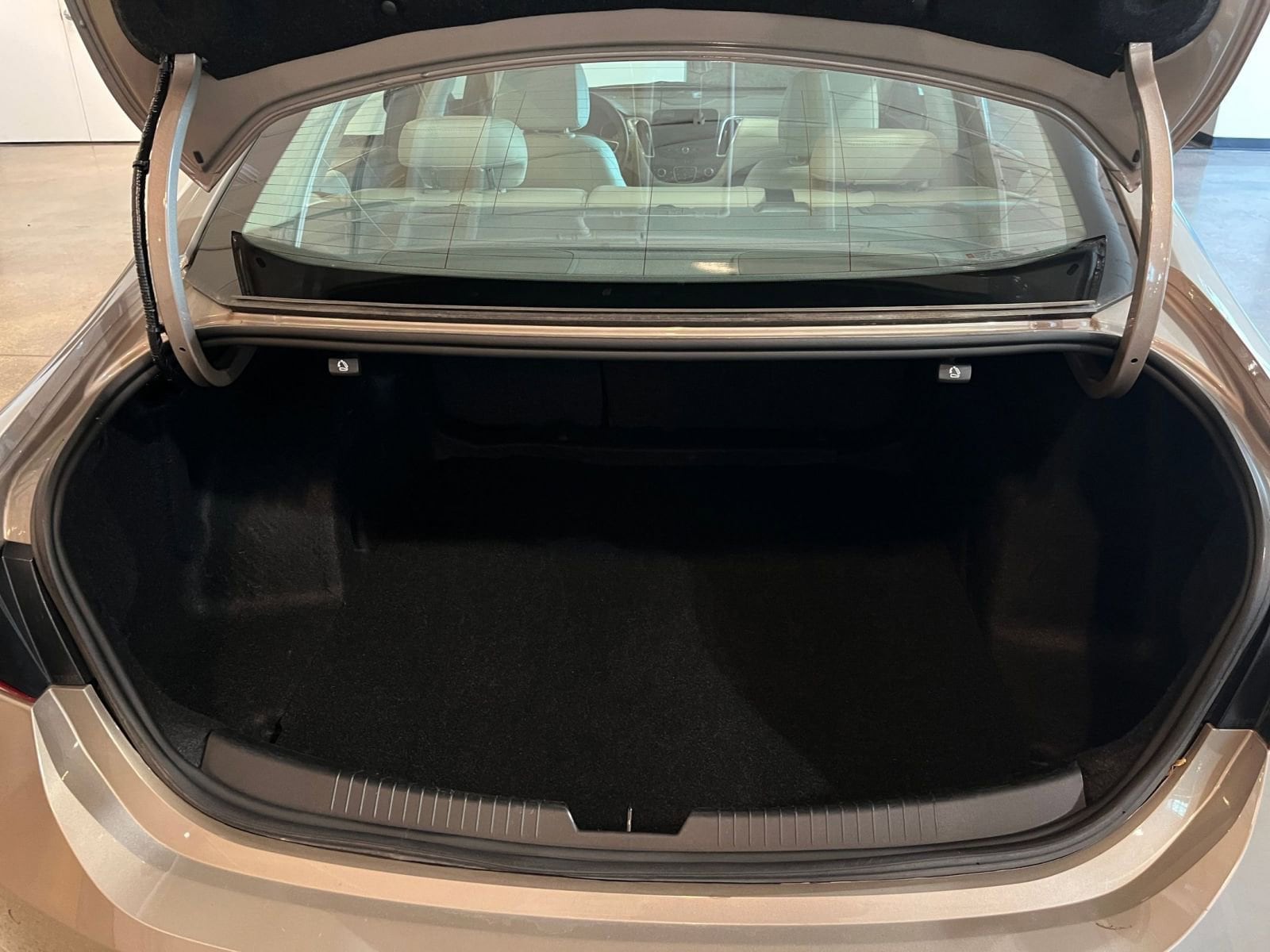 Thumbnail: 2024 Chevrolet Malibu - 31