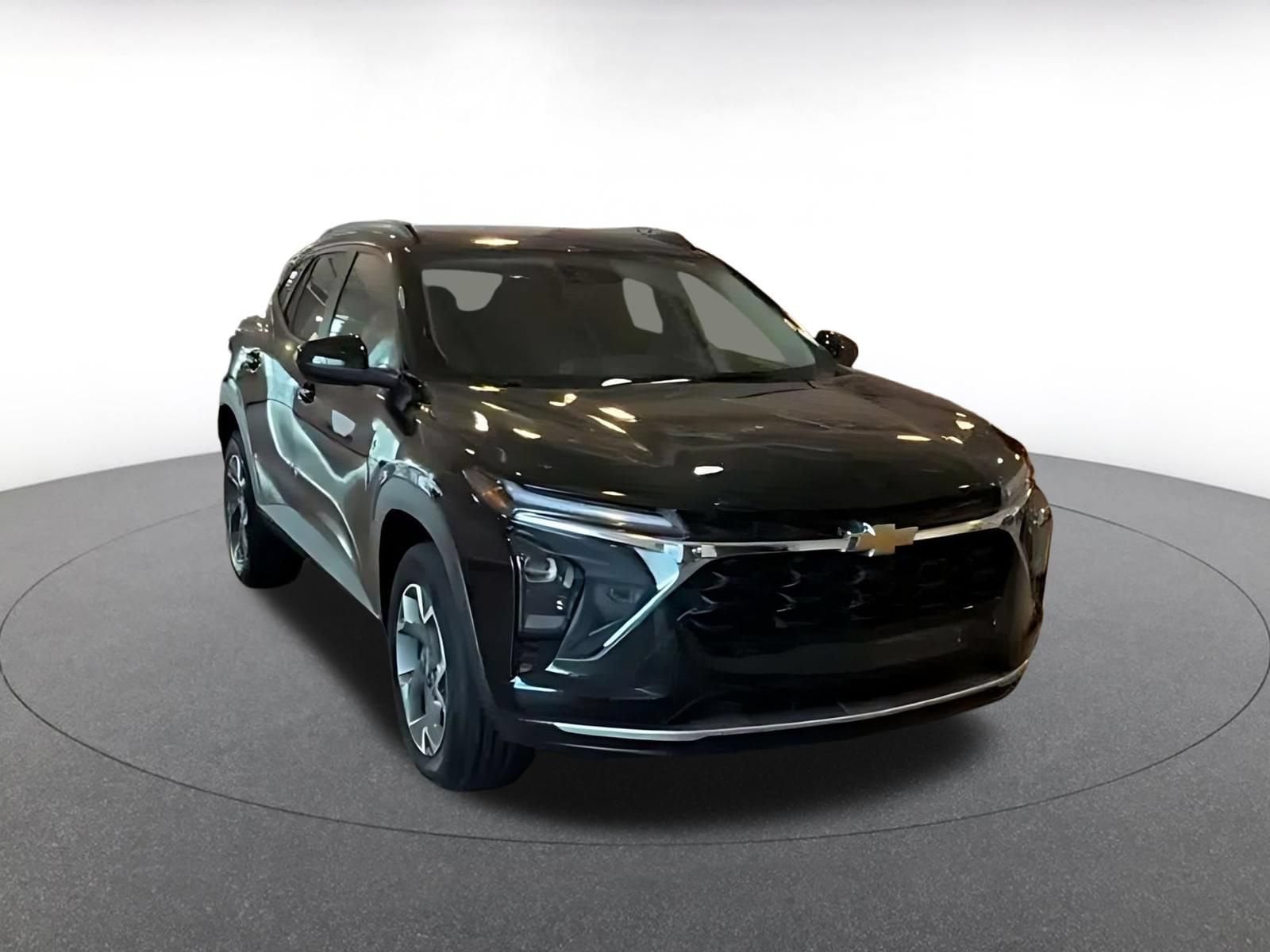Thumbnail: 2025 Chevrolet Trax - 3